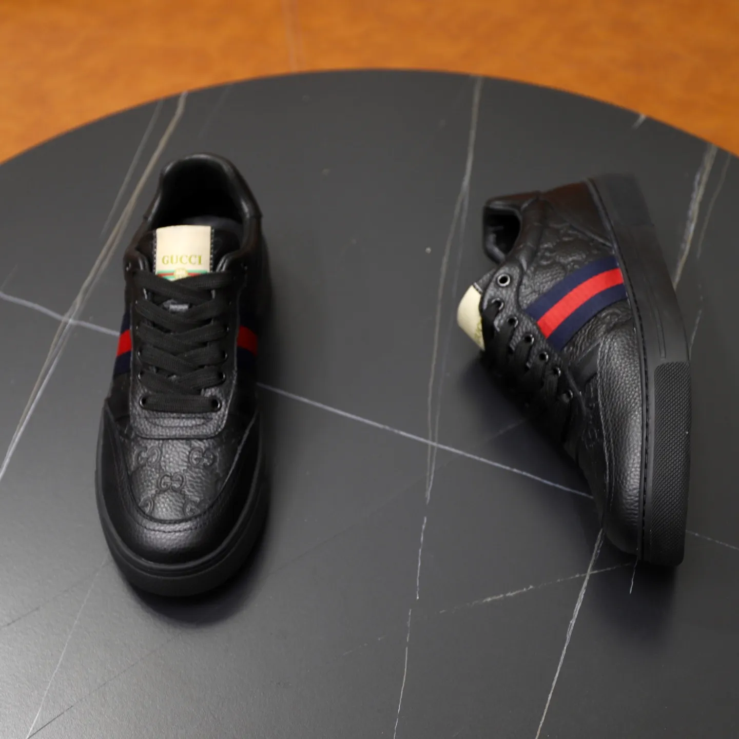 Ex-factory price: 440💰🙅‍♂️🙅‍♂️🙅‍♂️ Brand: GUCCI Standard code: 38-44 (45 customized) Grade: Same as the official website Material: Original leather splicing Comfortable and breathable sheepskin lining Original wear-resistant outsole Style category: Men's fashionable casual shoes Running sneakers Distinguished luxury brand elements Top luxury Color: actual picture color